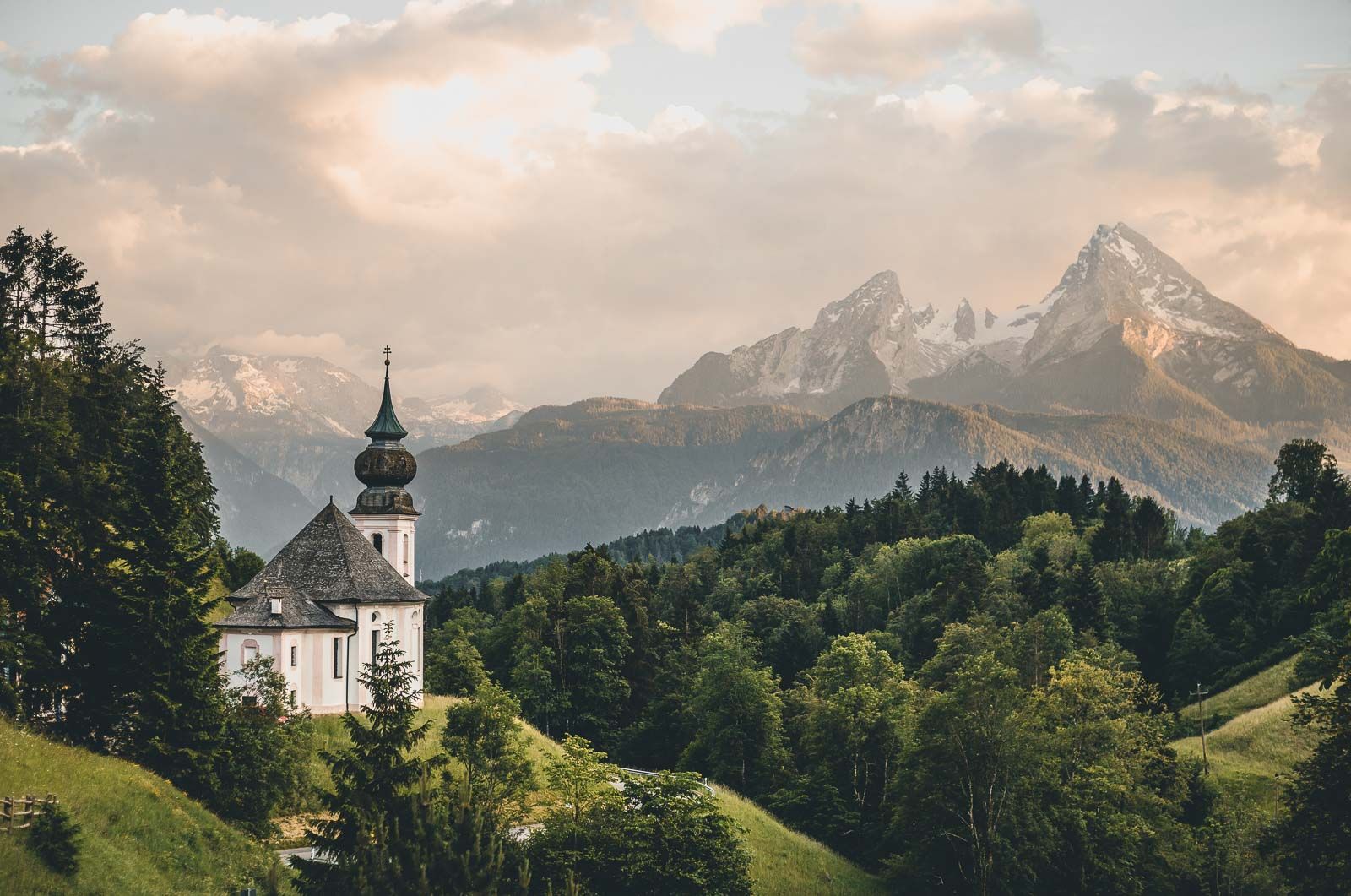 Wander-Tipp für Fotografen von Kapelle Maria Alm zur Kneifelspitze: Malerische Ausblicke auf das Berchtesgadener Land (3 Fotospots)